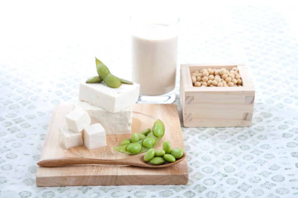 Produkte aus Soja: Edamame, Sojabohne, Tofu, Sojamilch